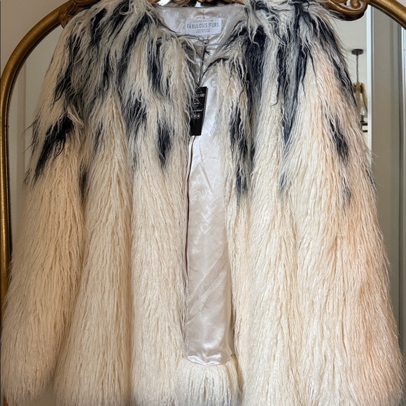Donna Salyers Faux Fur - Picture 9 of 9
